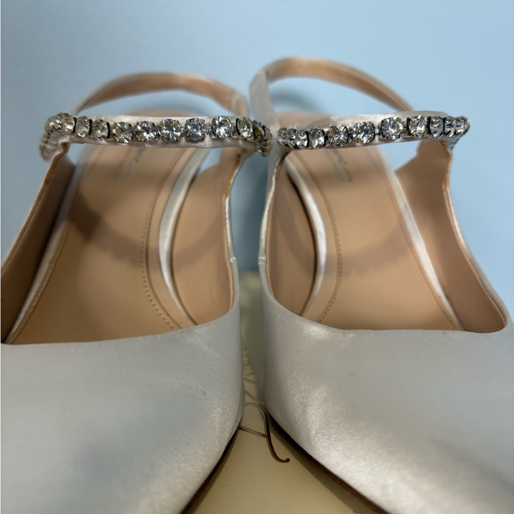 Vince Camuto Women's Ivory Slingback Heels - Picture 4 of 12